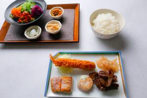 【弁当】幕ノ内弁当 おかず14品程度入ってます