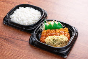 サクサク鶏むね肉のチキン南蛮弁当