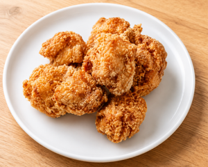 【旨味たっぷり】骨なしもも唐揚げ 100g(塩麹仕込み)