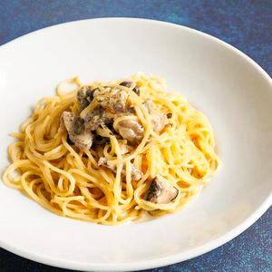 【生パスタ】キノコと牛すじ肉のポルチーニクリームスパゲティ