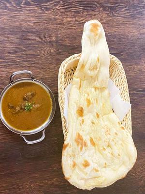 マトンカレーとナンセット