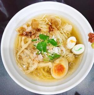 マグロ出汁の中華そば 白油油仕立