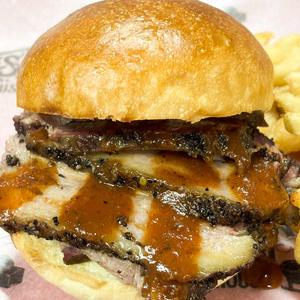 Brisket Sandwich with Waffle Friesブリスケットサンドイッチ・ワッフルフライポテト付き
