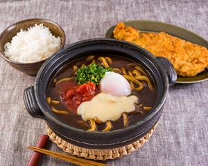 半熟卵のトマトチーズカレーうどんライスセット