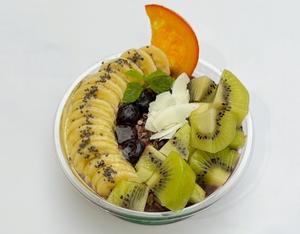 まるごとキウイのアサイーボウル