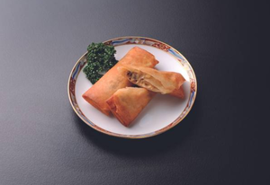 自家製春巻き(3本) Homemade Spring Rolls (Includes 3) 50g