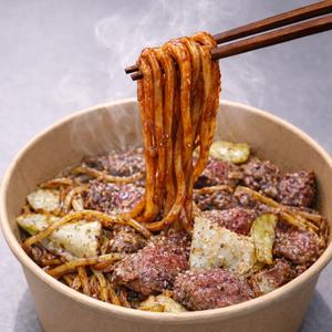 特選A5和牛のカルビとロースのプレミアム味噌焼きうどん