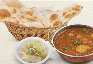 野菜カレーセット サラダ付 Vegetable curry naan set with salad