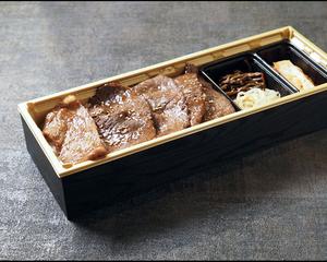 A5黒毛和牛特選3種盛弁当