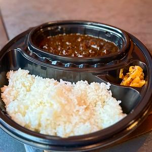 濃厚スパイス！「黒カレー」コク深い味わい