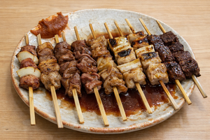 もつ焼き・やきとり10本盛り合わせ(タレ)