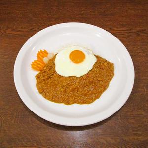 目玉焼きカレー