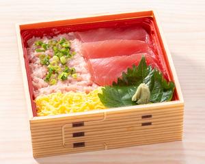まぐろとねぎとろのちらし寿司