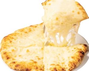 チーズナン - Cheese Naan