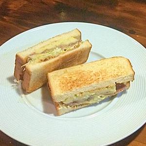 ローストポークとマッシュポテトのハニーマスタードサンド