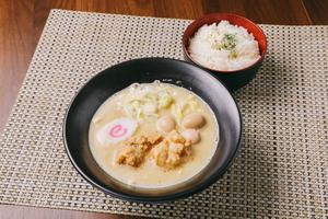鶏ポタージュらーめん追いライス