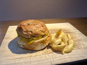 【No,3】チーズバーガー CHEESE BURGER [No sides included]