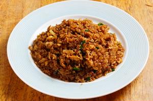 新価格466. 猪肉炒 | 豚肉黒炒飯 | Fried Rice with Pork and Egg in Soy Sauce