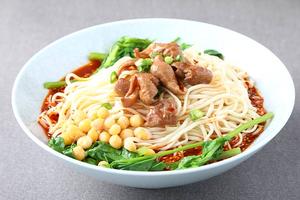 麻辣肥面 マーラーホルモン