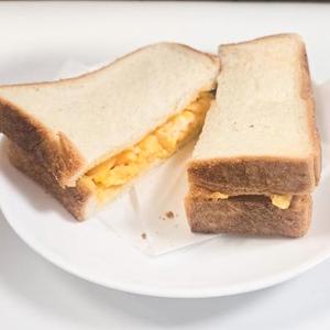スクランブルエッグサンド