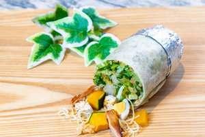 【美肌効果】サーモンクリーミーサラダブリトー 【Beautiful Skin Effect】 Salmon Creamy Salad Burrito