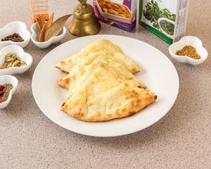 チーズナン Cheese Naan