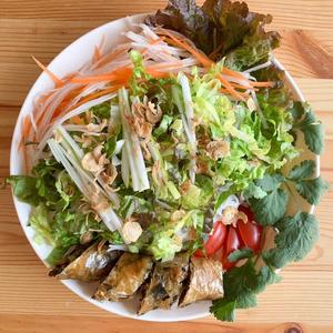 サラダ麺(ブン)春巻き