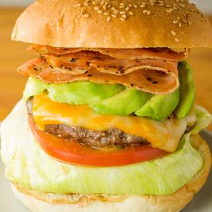 アボカドベーコンチーズバーガー