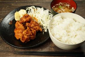 唐揚げ定食