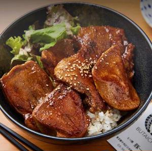 厚切りタンステーキ丼(カルビダレ)