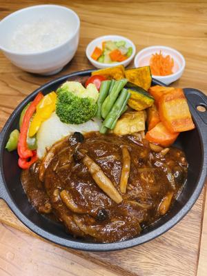 ふっくらやわらか煮込みハンバーグ弁当