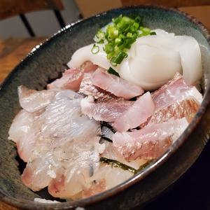 海鮮丼