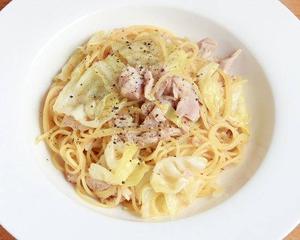 店長おすすめ鳥我鶏肉とキャベツのペペロンチーノ Peperoncino with chicken and cabbage