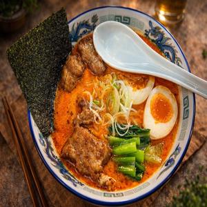 ピリ辛チキンラーメンSpicy chicken ramen
