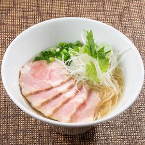 牛骨醤油ラーメン