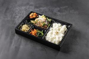 牛三種 香味焼き弁当(特製塩だれ)