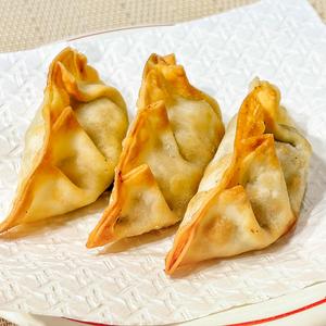 焼きとは一味違う! 揚げ餃子 Fried dumplings