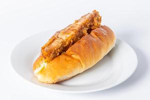 ロースカツパン(ソース味)