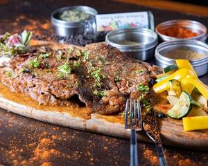 Tボーンステーキの炭火焼 Charbroiled T-bone Steak
