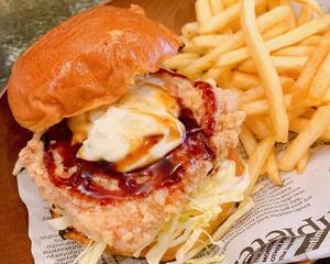 和風チキンカツバーガー Chicken Katu burger