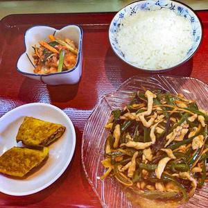 青椒肉絲定食(ピーマンと肉炒め)