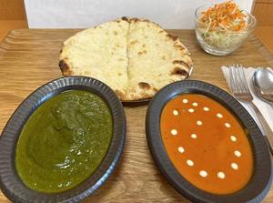 チーズナンWカレー(Cheese Naan W Curry)