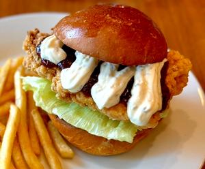【新チキンバーガー】たるたるチキンバーガー(フライドポテト付き)