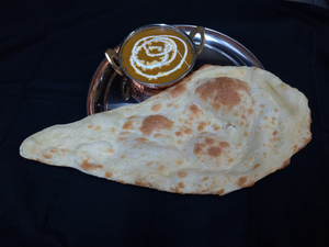 プレーンナンとチキンカレー Plain Naan & Chicken Curry