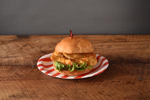 【新定番】100%チキンバーガー/The 100% Chicken Burger！！