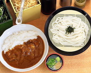カレーライスとざるうどんセット