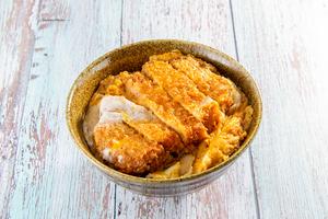 ロースカツ丼
