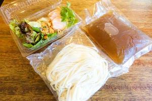 【人気No.3】調理用 鶏肉のフォーセット Steamed chicken pho for self cooking