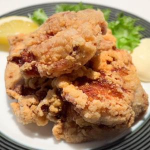 すきゅあ特製鶏もも肉の唐揚げ(倍盛300g)