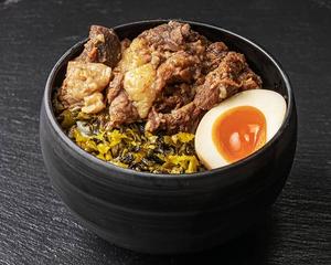 台湾牛すじ丼